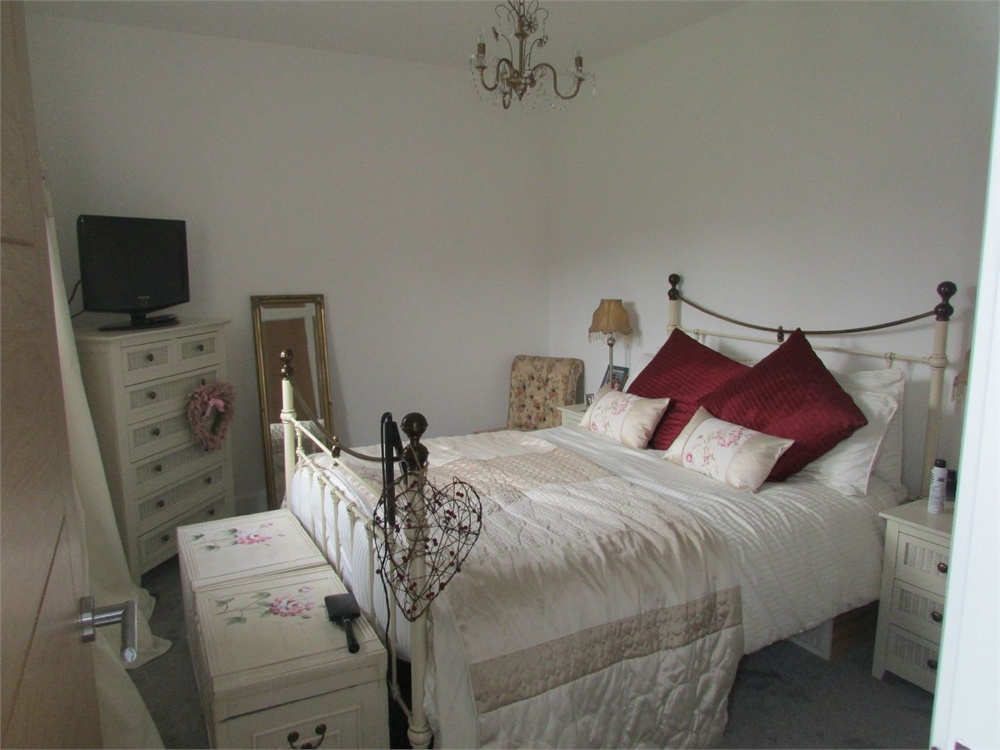 220 Woodhead Road, Holmbridge, Holmfirth