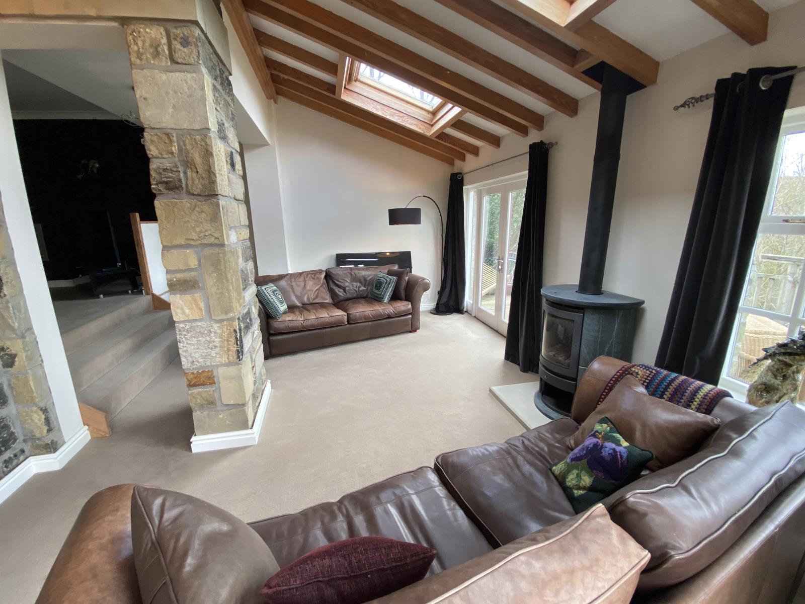 4 Dean Bridge Lane, Hepworth HD9 1TR