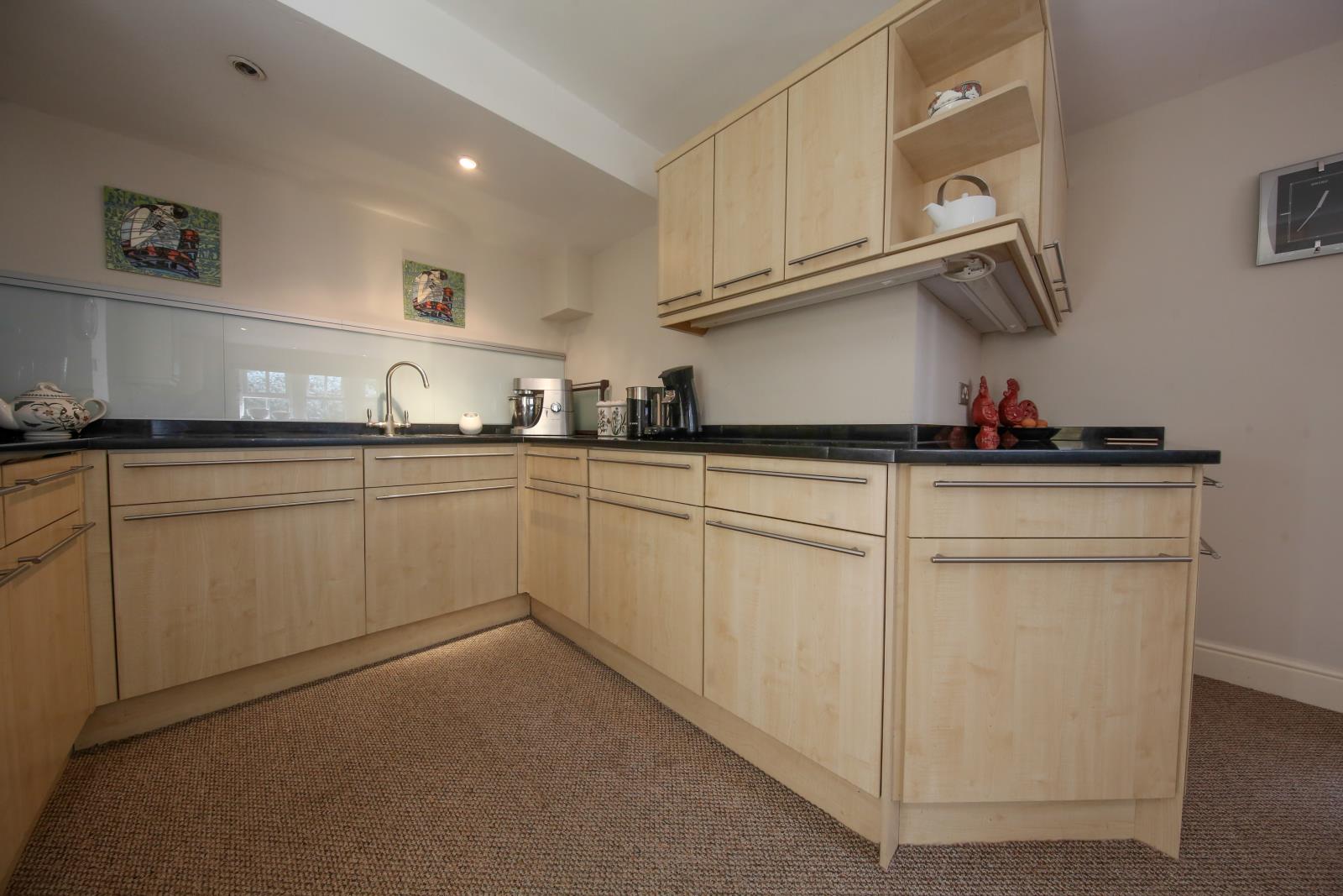4 Dean Bridge Lane, Hepworth HD9 1TR