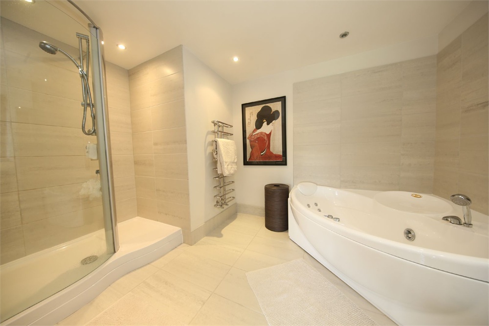 4 Dean Bridge Lane, Hepworth HD9 1TR