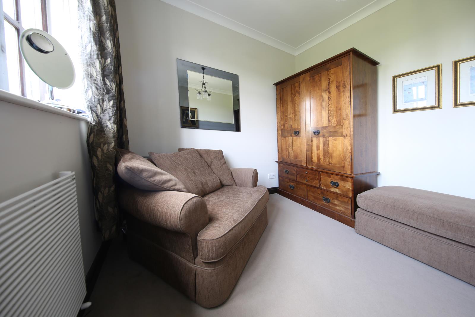 4 Dean Bridge Lane, Hepworth HD9 1TR
