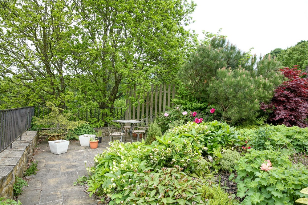 4 Dean Bridge Lane, Hepworth HD9 1TR