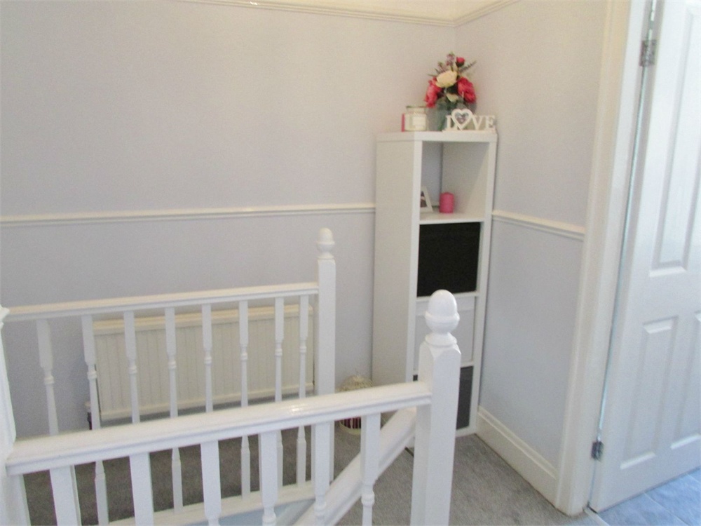 191a SOMERSET ROAD, ALMONDBURY, HD5 8LY