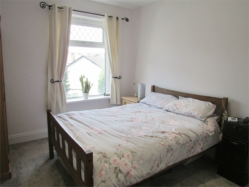191a SOMERSET ROAD, ALMONDBURY, HD5 8LY