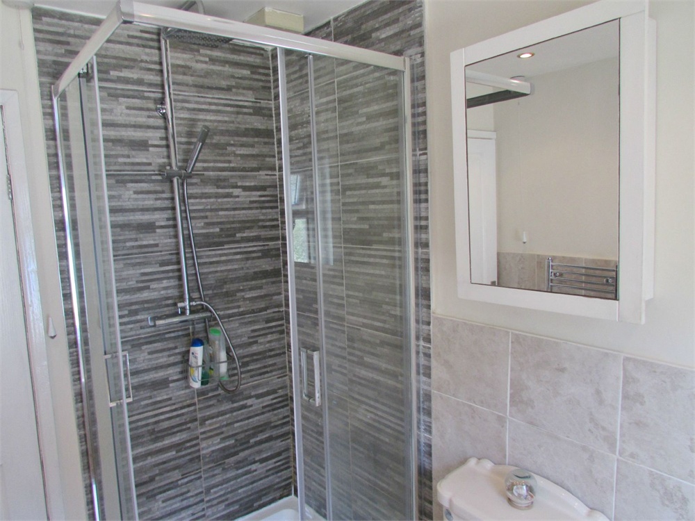 191a SOMERSET ROAD, ALMONDBURY, HD5 8LY