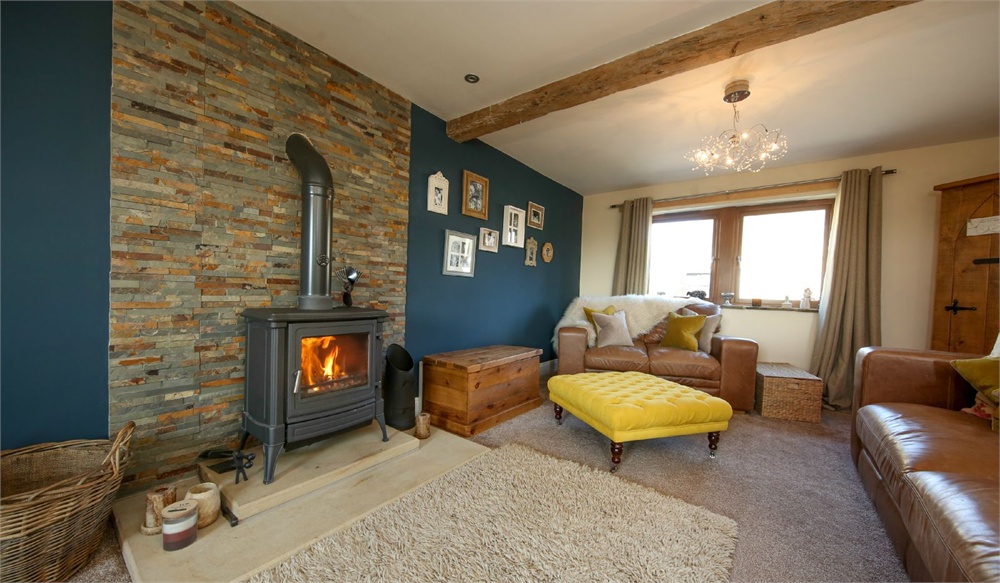 The Stables, Ford Court, Holmfirth HD9 3YR