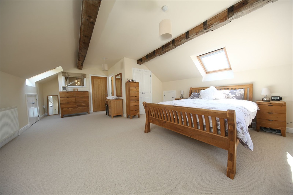 The Stables, Ford Court, Holmfirth HD9 3YR