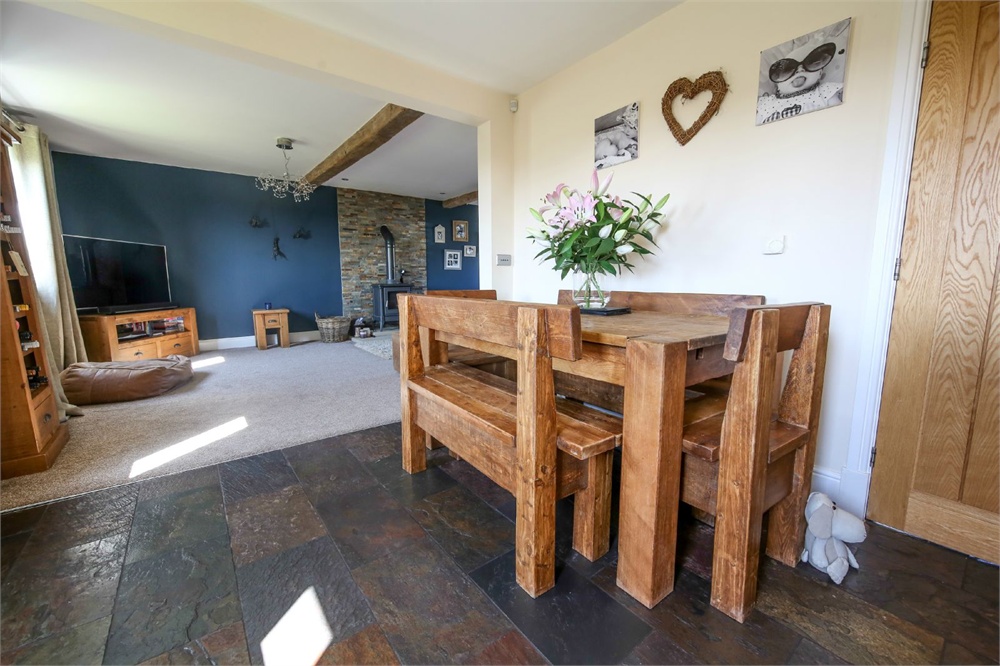 The Stables, Ford Court, Holmfirth HD9 3YR
