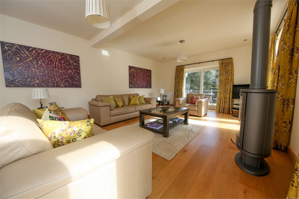 Hazeldene Barn and Cottage, Stoney Bank Lane, New Mill, Holmfirth, HD9 7LZ