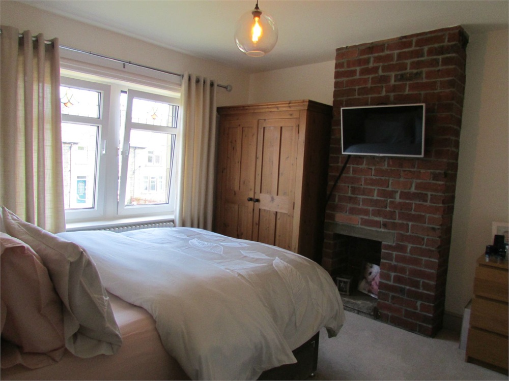 Vendale, Cinderhills Road, Holmfirth HD9 1EH