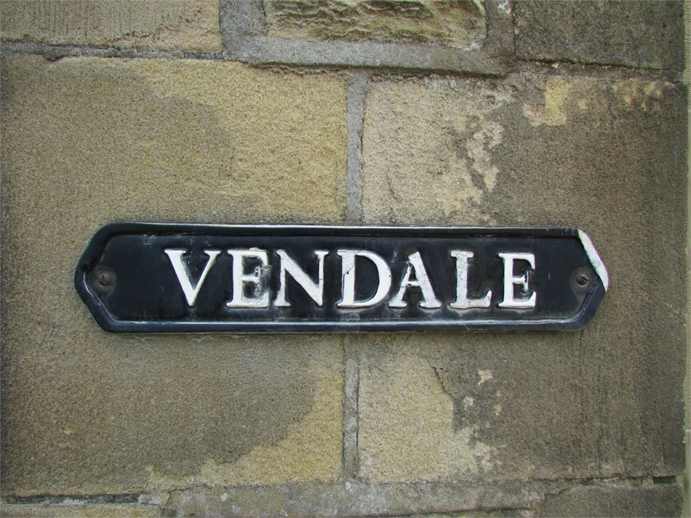 Vendale, Cinderhills Road, Holmfirth HD9 1EH