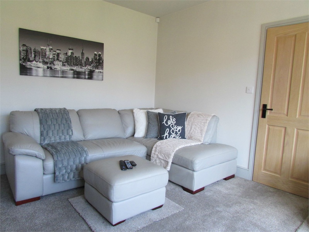 Vendale, Cinderhills Road, Holmfirth HD9 1EH