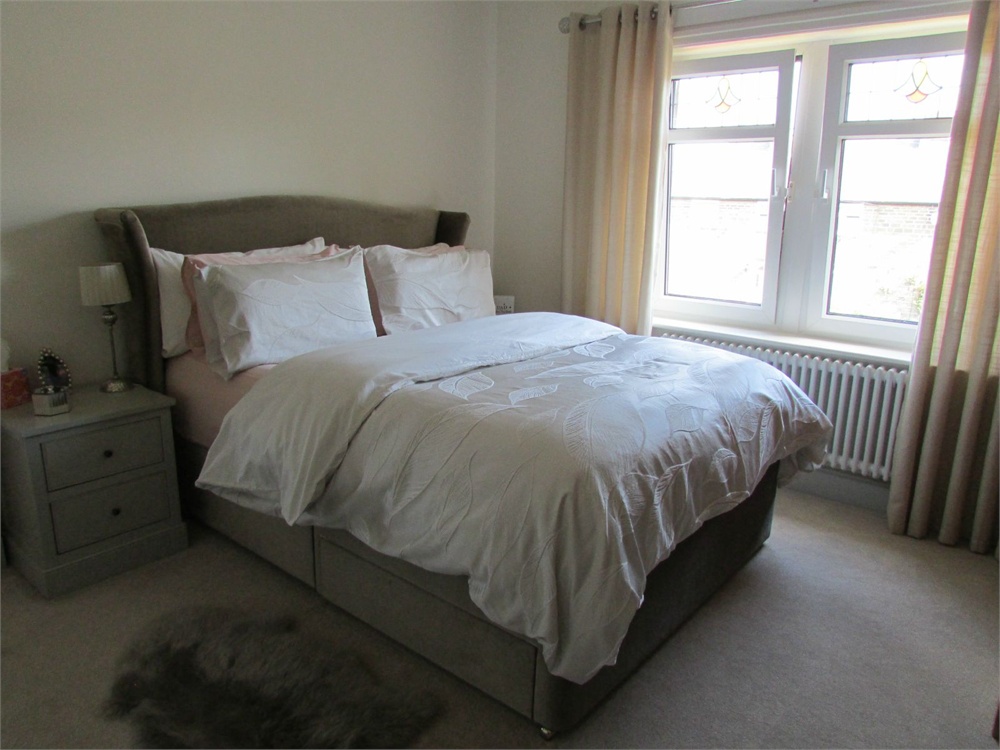Vendale, Cinderhills Road, Holmfirth HD9 1EH