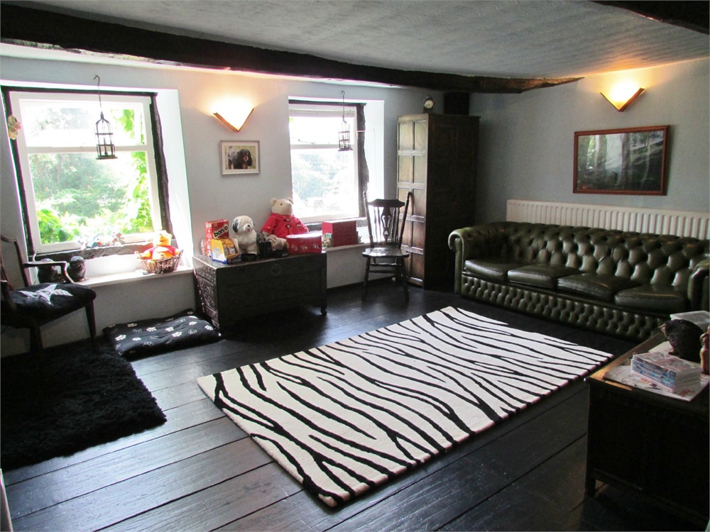 35 Underbank Old Road, Holmfirth
