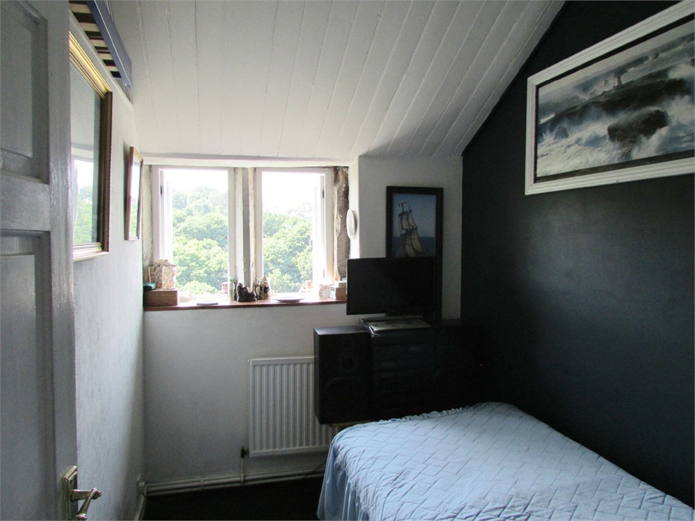 35 Underbank Old Road, Holmfirth