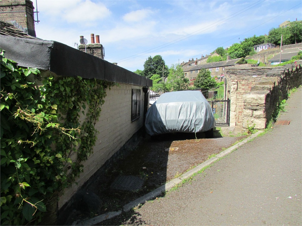 35 Underbank Old Road, Holmfirth