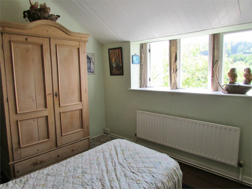 35 Underbank Old Road, Holmfirth HD9 1EA