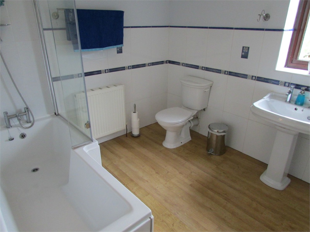 9 Miry Lane, Thongsbridge