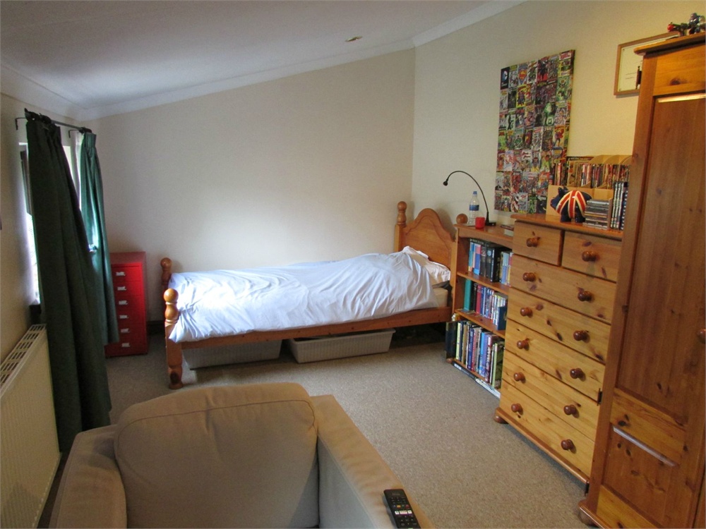 9 Miry Lane, Thongsbridge