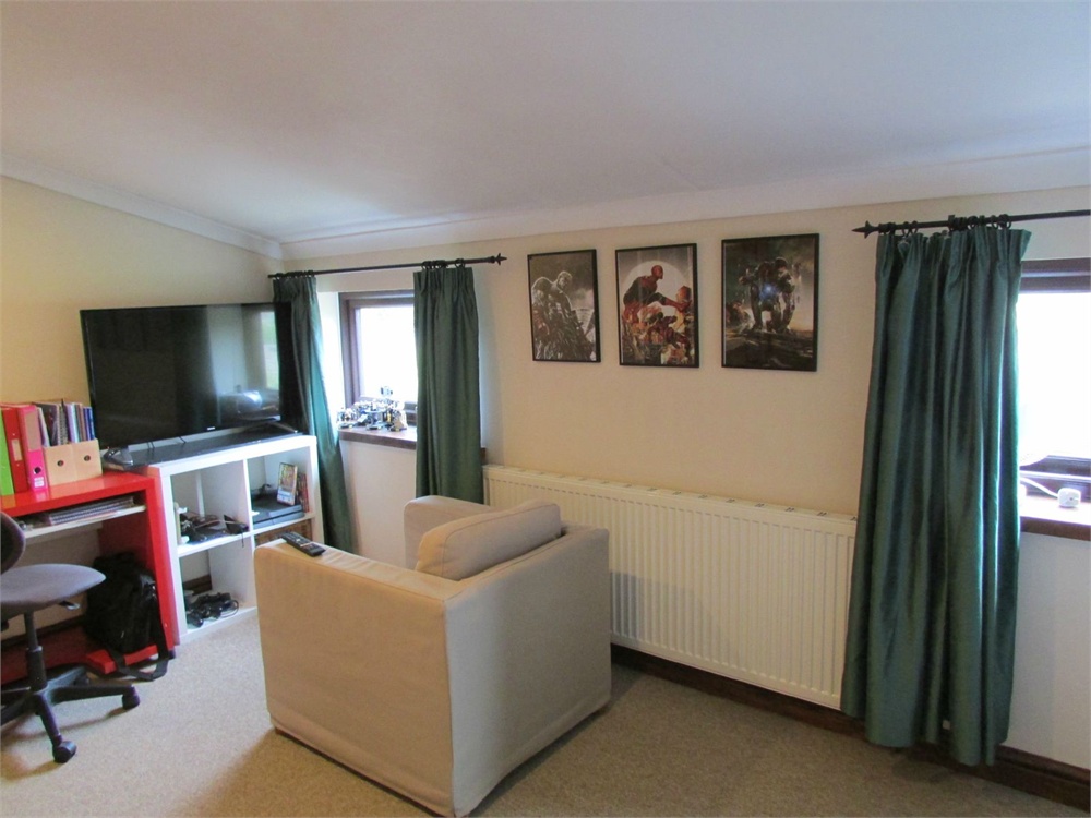 9 Miry Lane, Thongsbridge