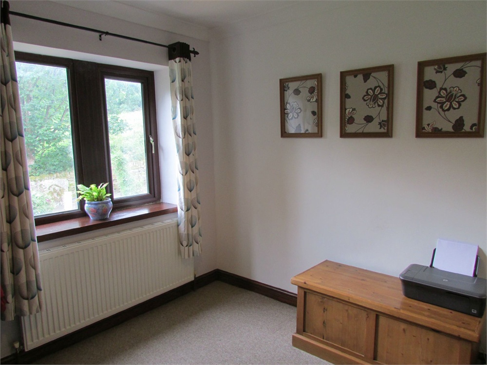 9 Miry Lane, Thongsbridge