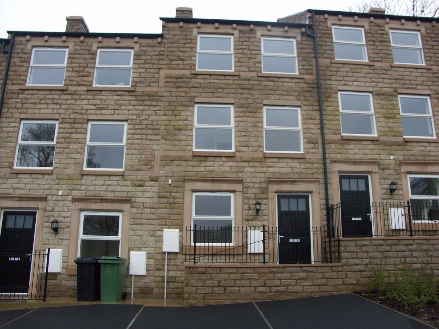 8 Woodland View, Holmfirth, HD9 3JE