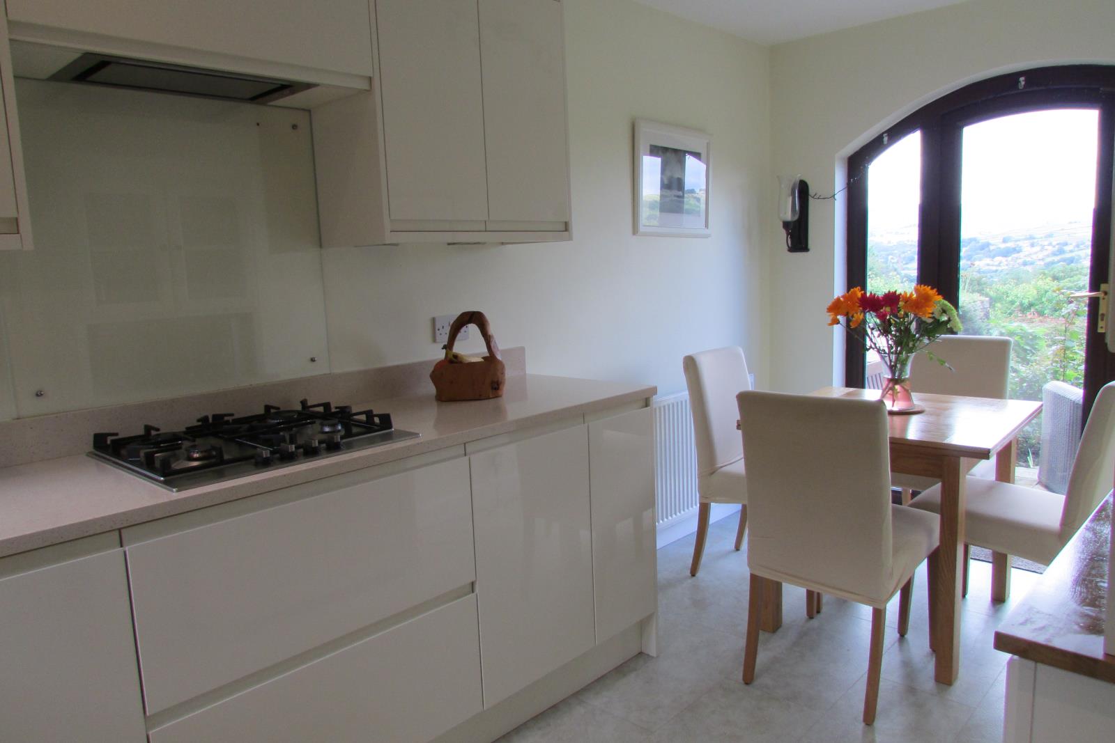 Cliff Hill Court, Holmfirth, HD9 1JF