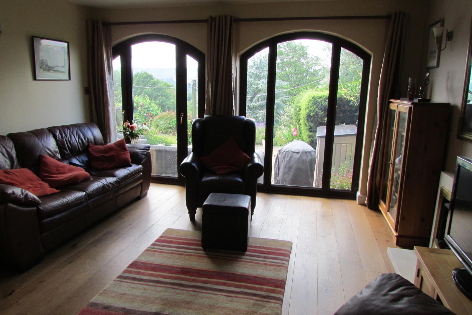 Cliff Hill Court, Holmfirth, HD9 1JF