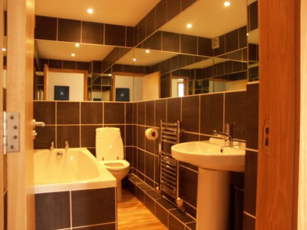 112 Underbank Old Road, Holmfirth, HD9 1AS