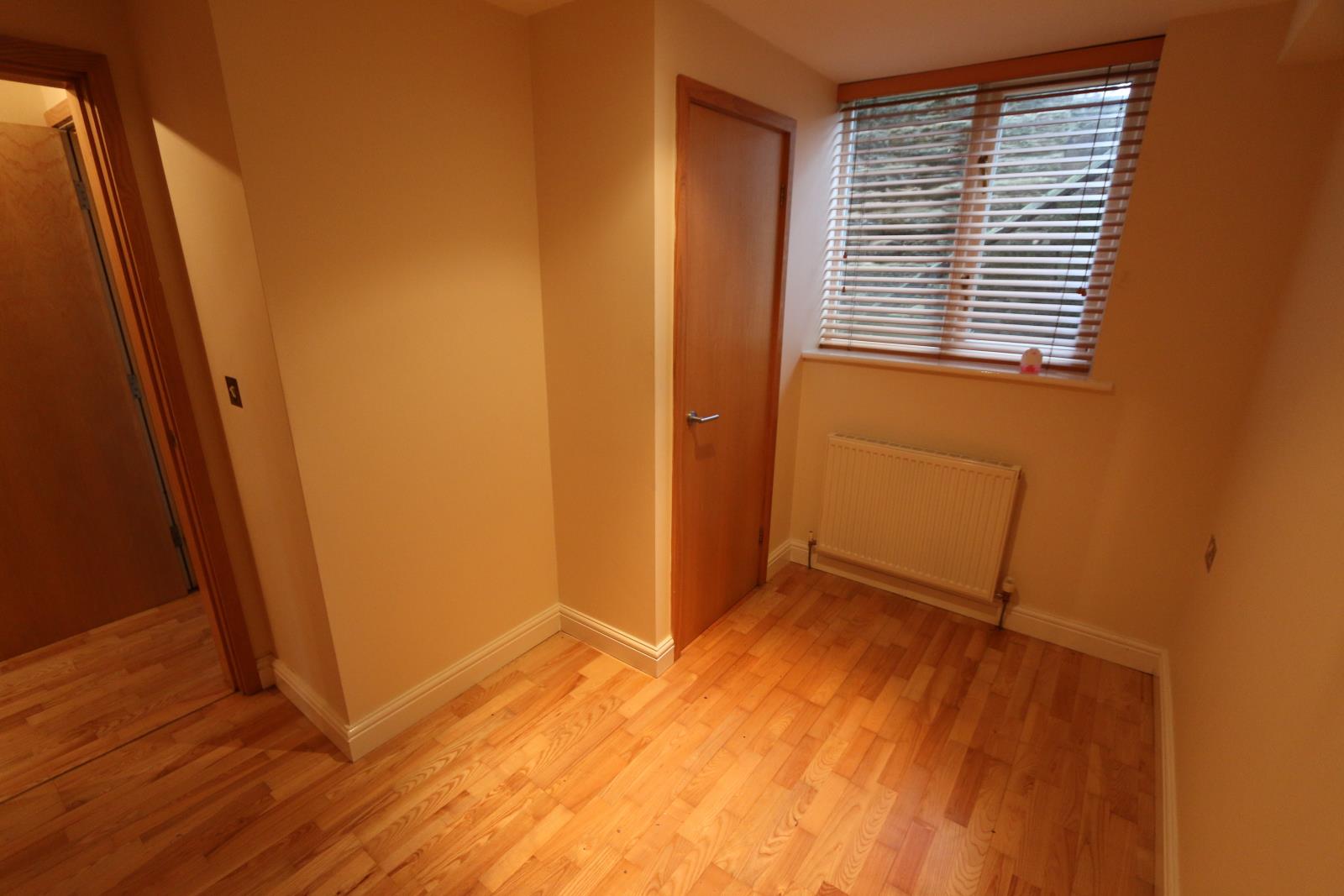 112 Underbank Old Road, Holmfirth, HD9 1AS
