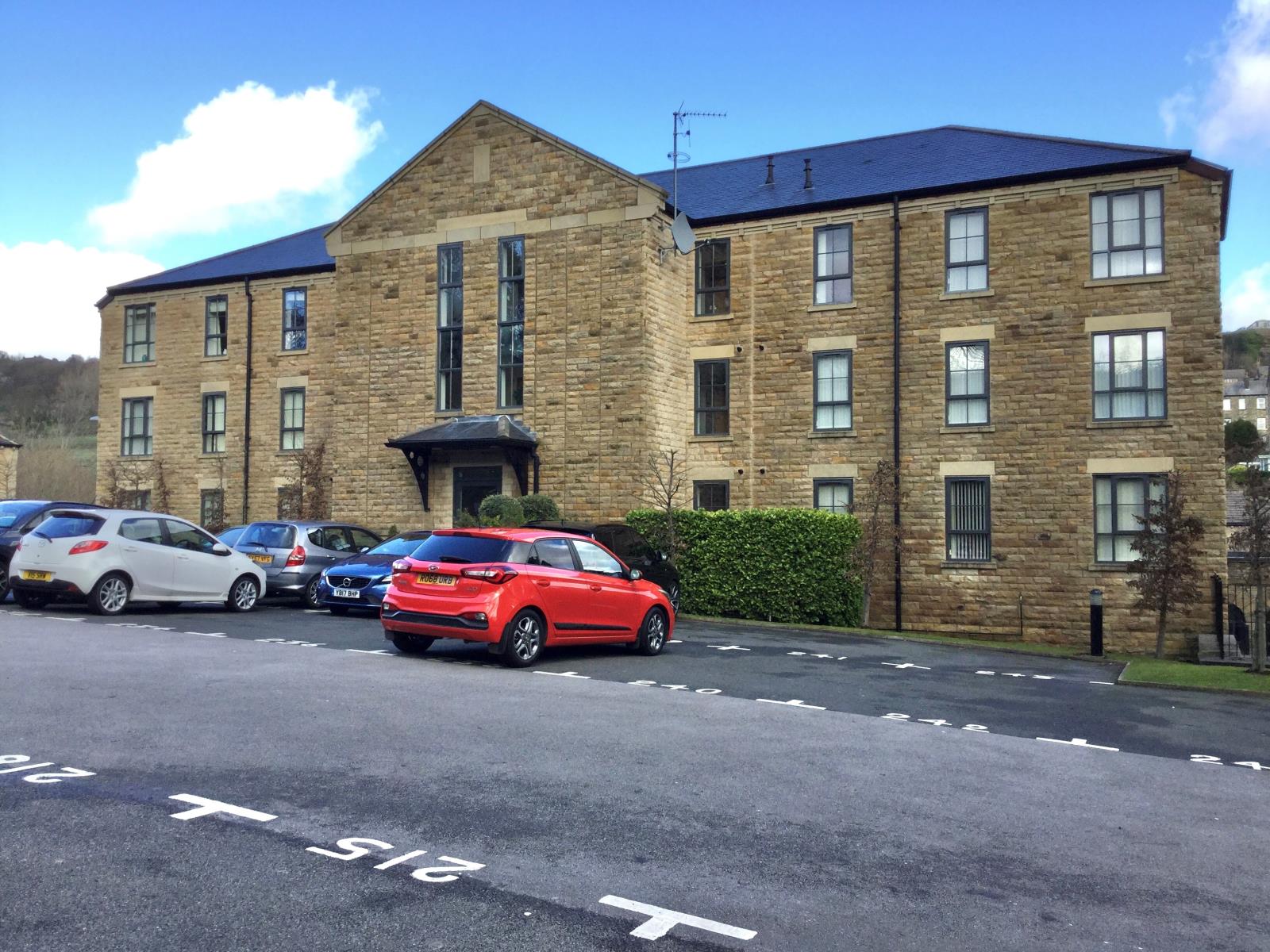 302 Waterside Mill, Longwood HD3