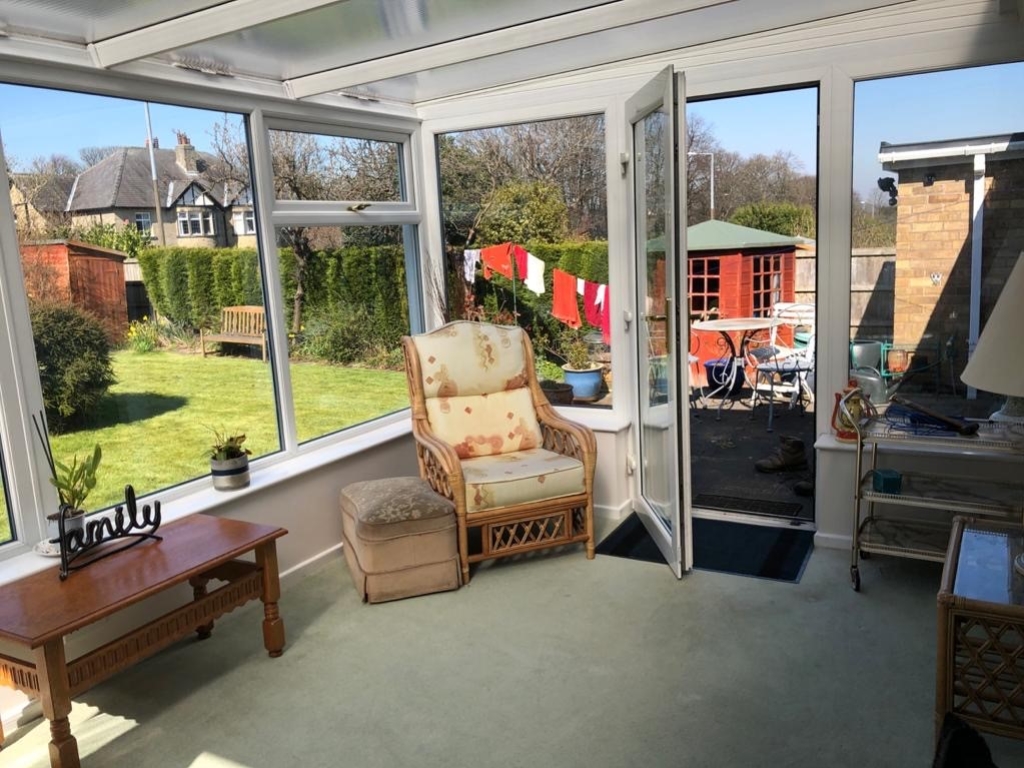 44 Long Fallas Crescent, Brighouse HD6 3TN