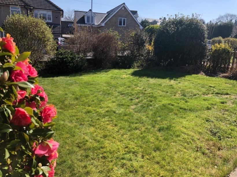 44 Long Fallas Crescent, Brighouse HD6 3TN