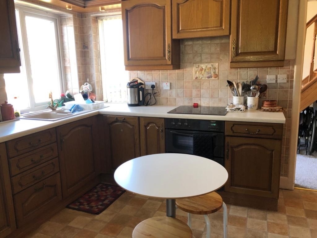 44 Long Fallas Crescent, Brighouse HD6 3TN