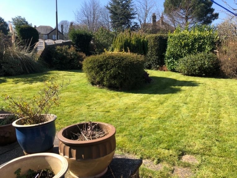 44 Long Fallas Crescent, Brighouse HD6 3TN