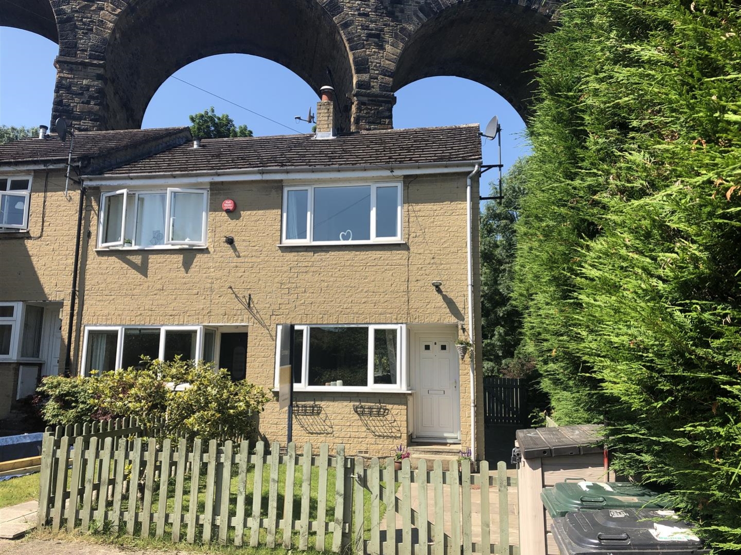 8 DALE CLOSE, DENBY DALE HD8 8RJ