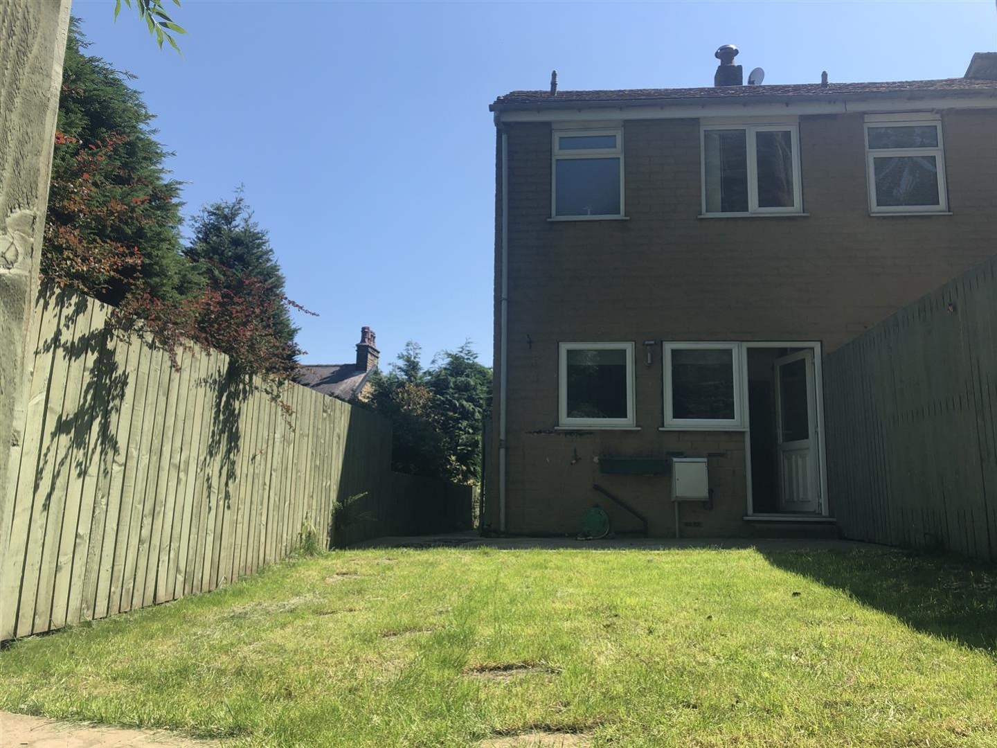 8 DALE CLOSE, DENBY DALE HD8 8RJ