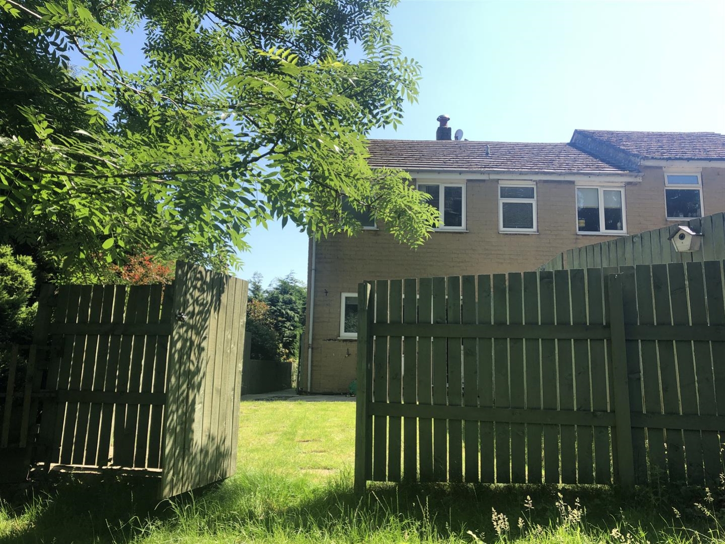 8 DALE CLOSE, DENBY DALE HD8 8RJ