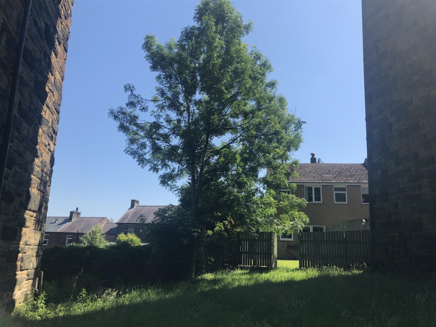 8 DALE CLOSE, DENBY DALE HD8 8RJ