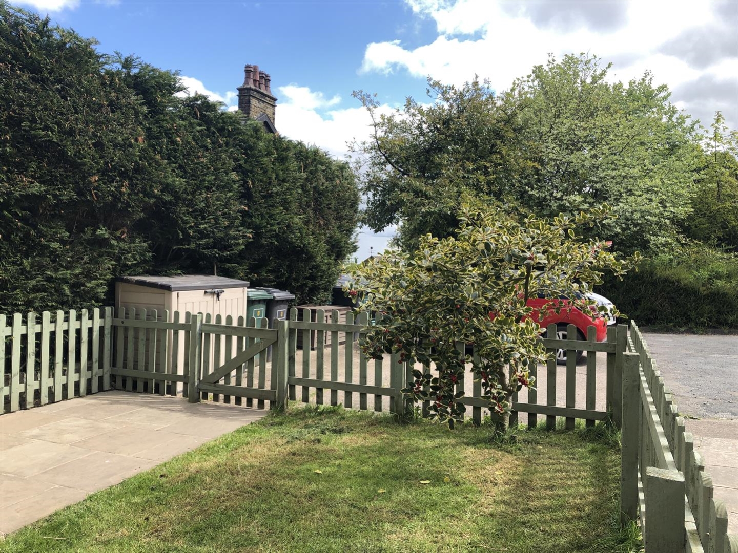 8 DALE CLOSE, DENBY DALE HD8 8RJ