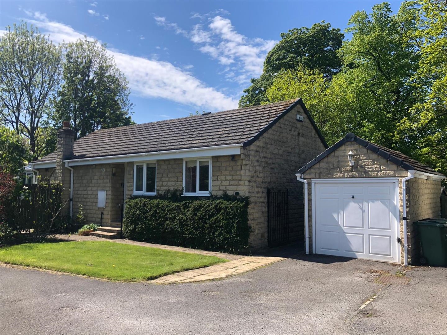 7 Riverside, Clayton West HD8 9QN