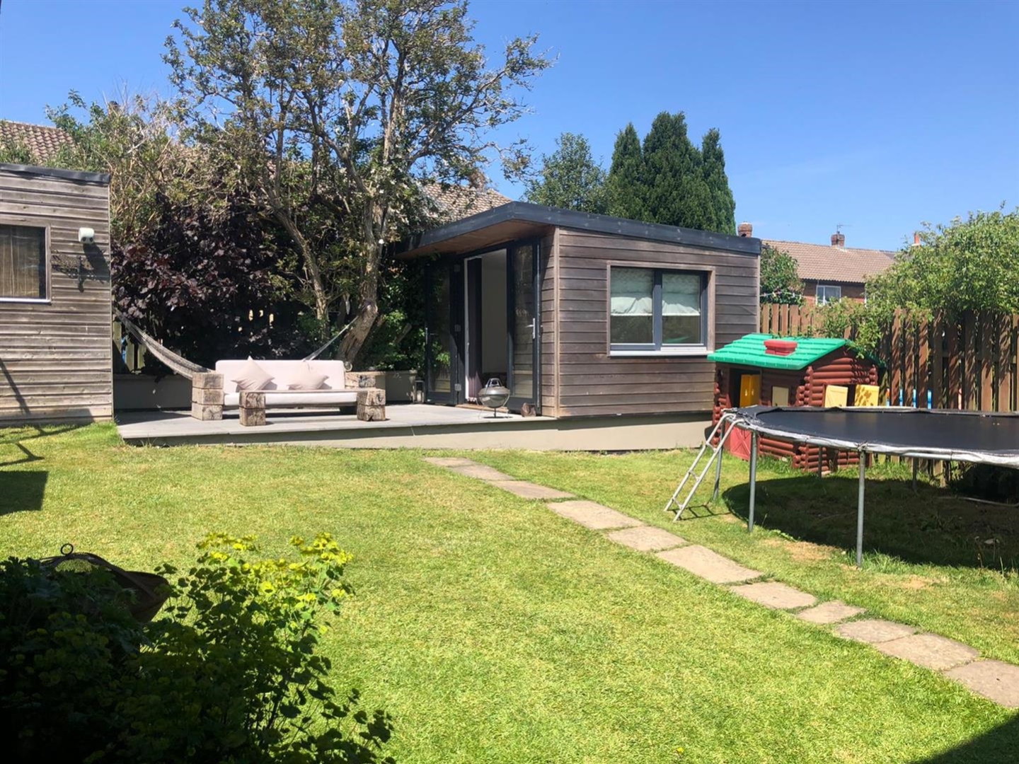 43 The Oval, Netherthong, Holmfirth HD9 3ET