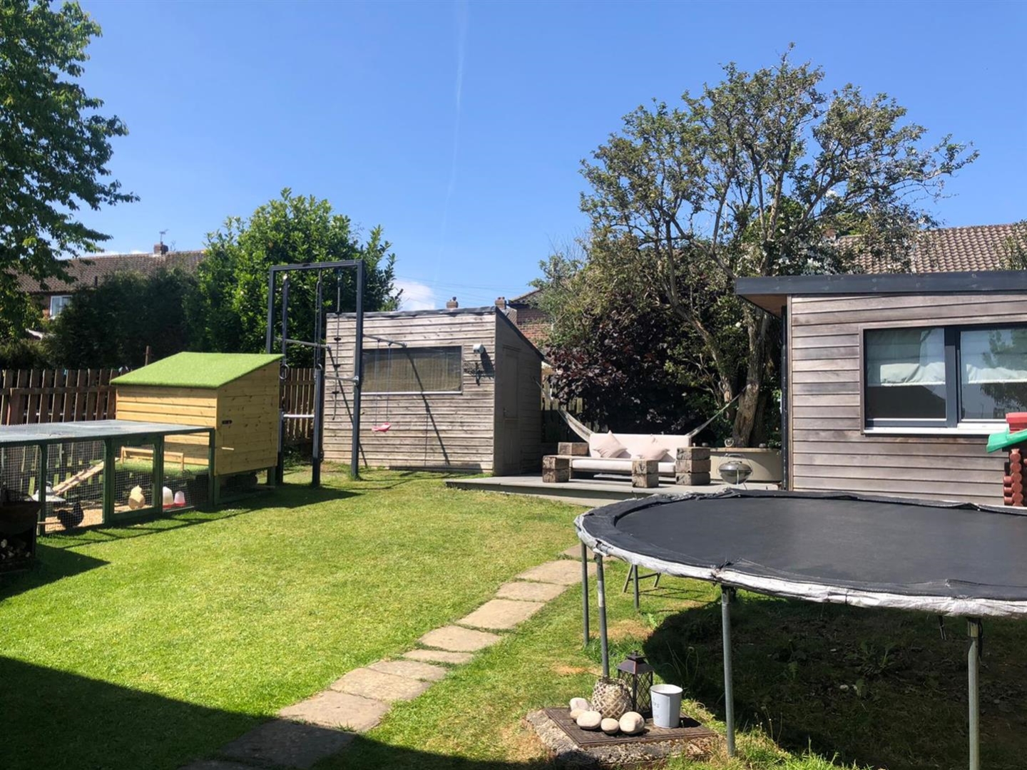 43 The Oval, Netherthong, Holmfirth HD9 3ET