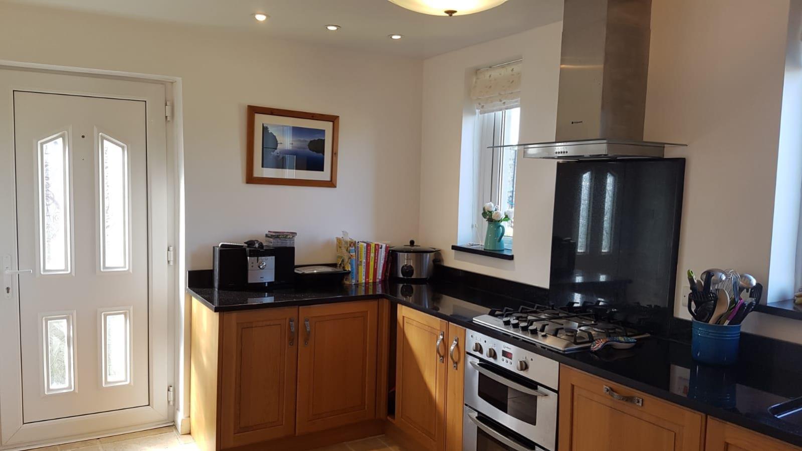 32 Bradshaw Avenue, Honley HD9 6ET
