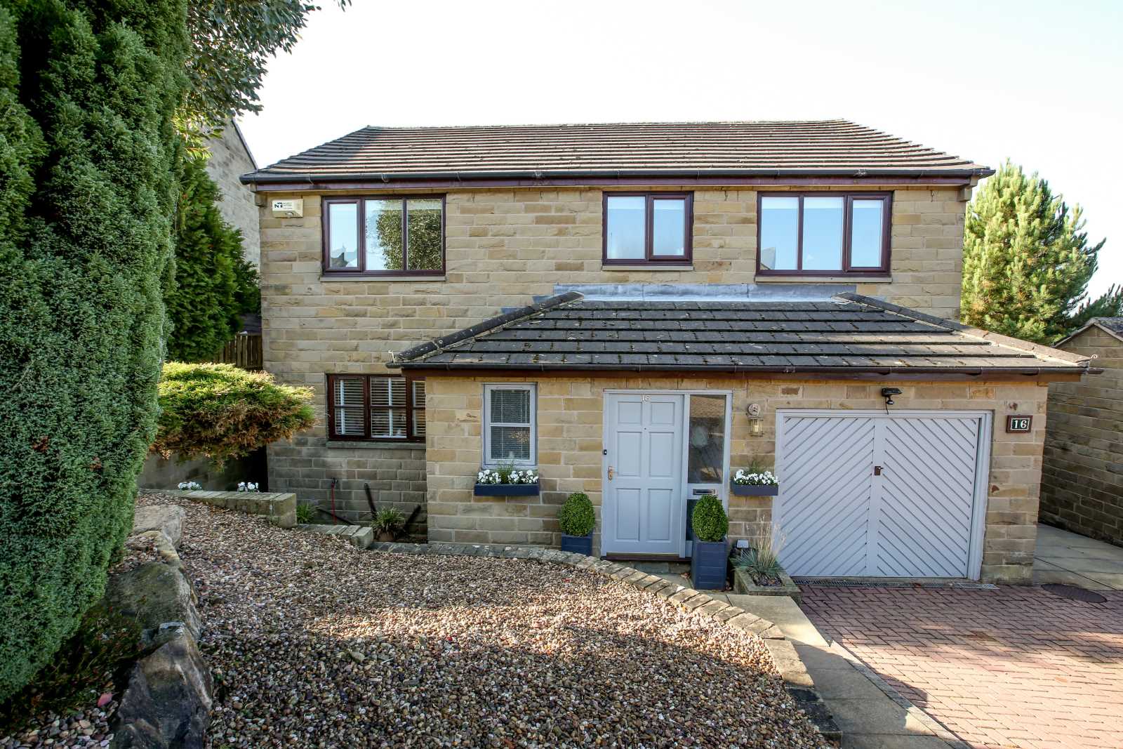 16 Revel Garth, Denby Dale, HD8 8TG