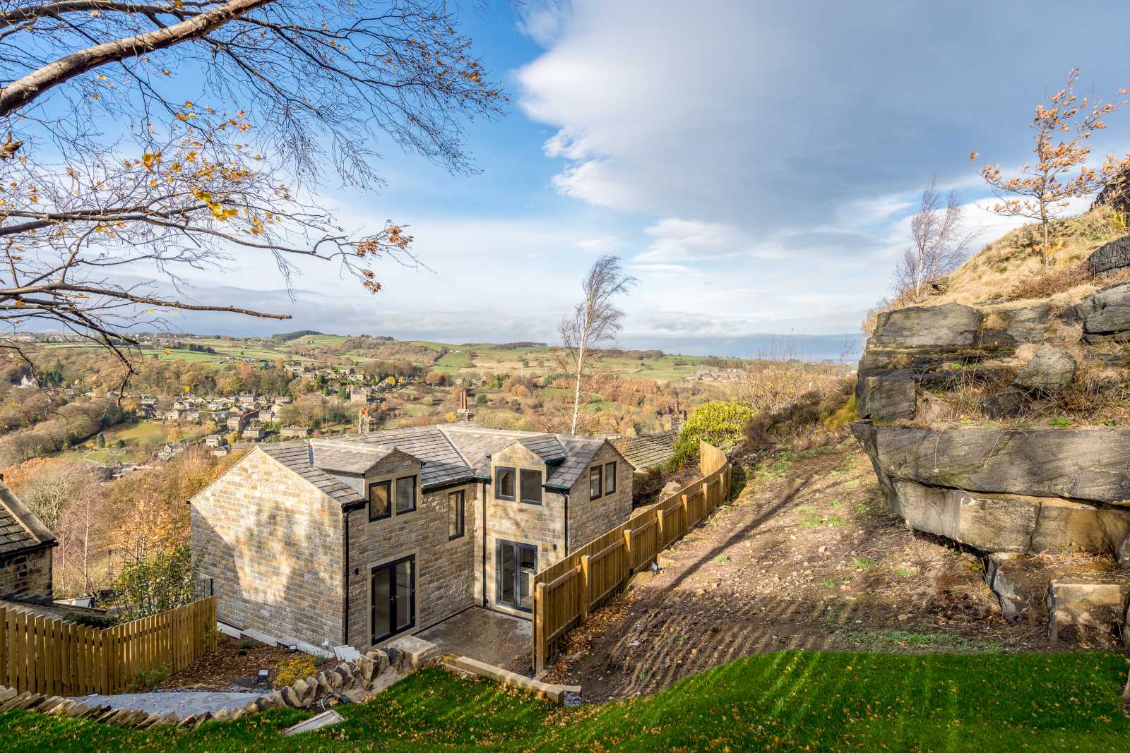 The Cliff, Cliff Road, Holmfirth, HD9 1UY
