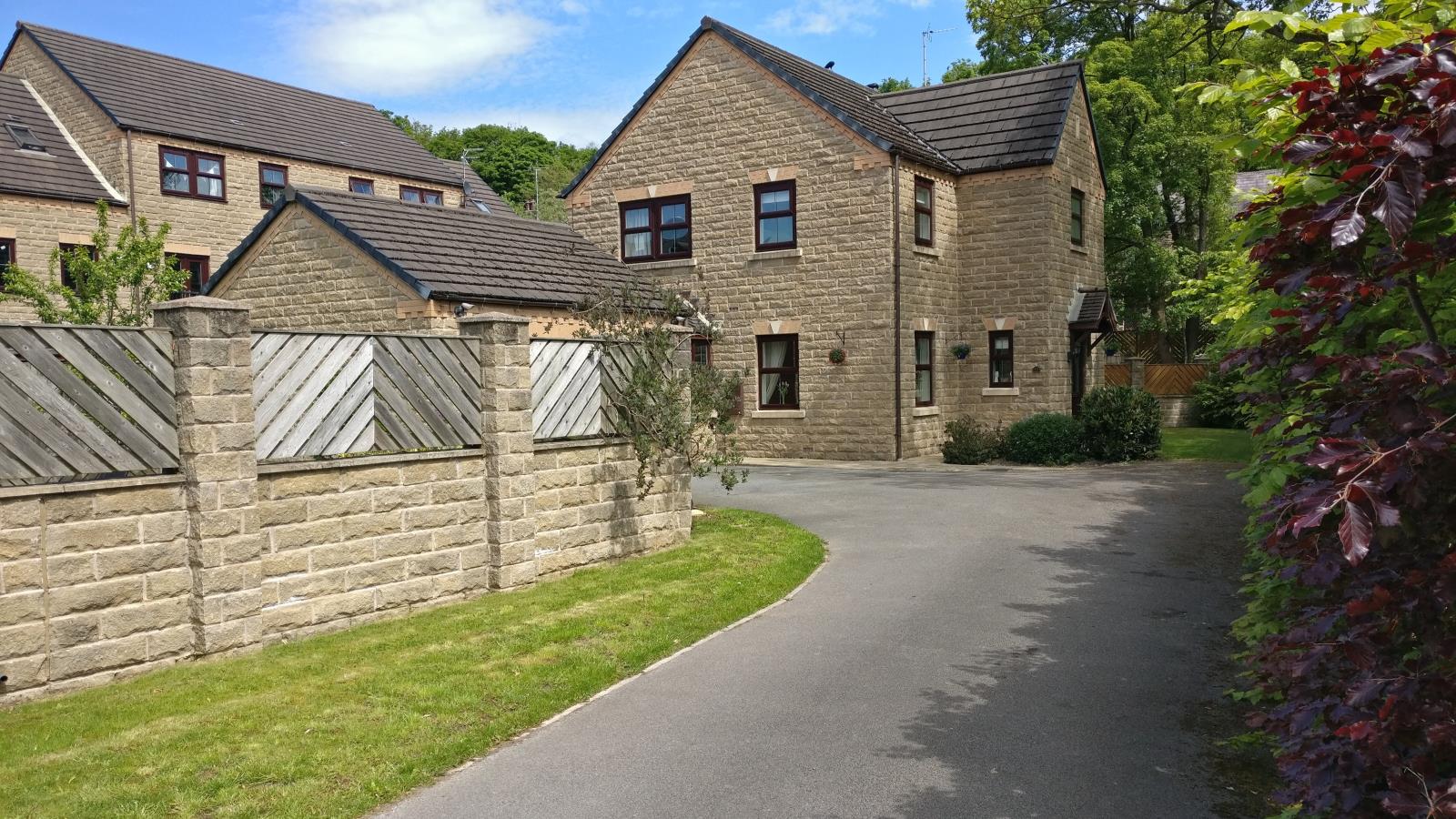 12 Mereside, Waterloo, Huddersfield, HD5 8SX