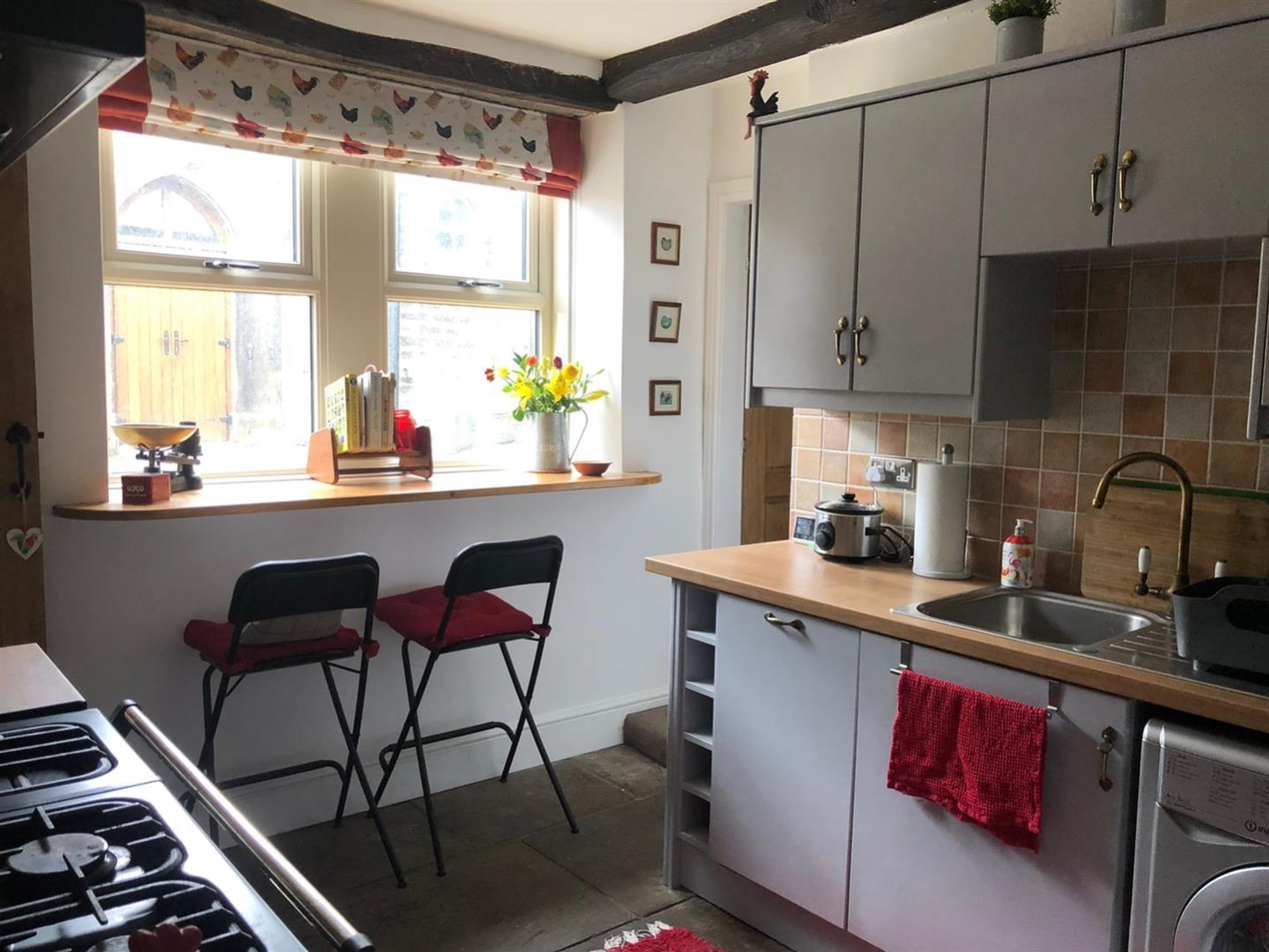 Stable Cottage, 37 Towngate, Hepworth, Holmfirth, HD9 1TE