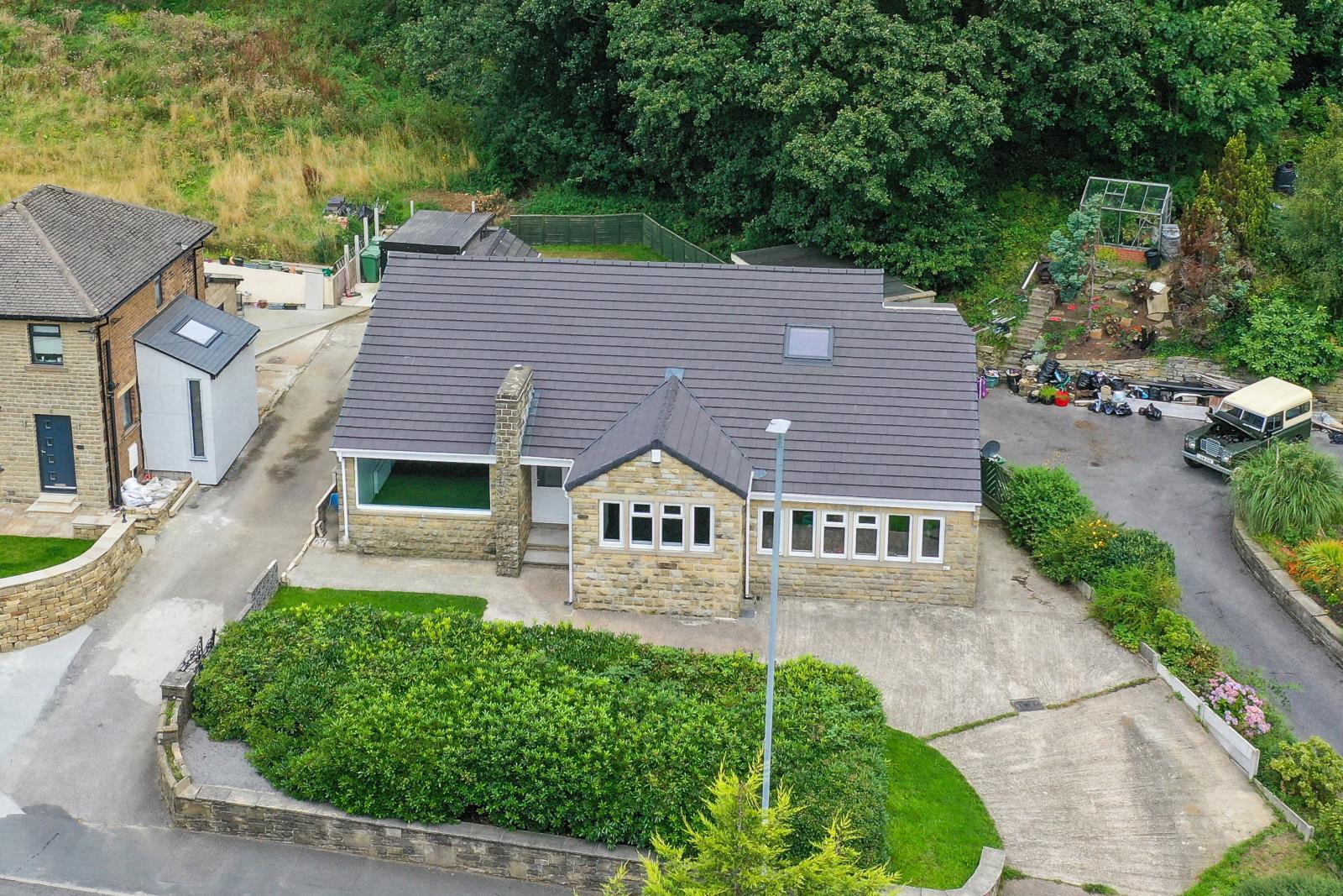 Greenacres, 124a Greenfield Road, Holmfirth, HD9 2LP