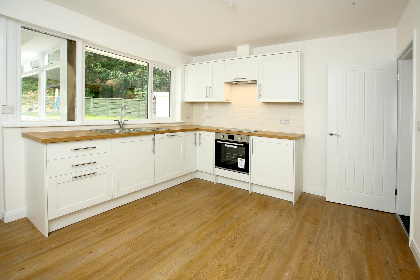 Greenacres, 124a Greenfield Road, Holmfirth, HD9 2LP